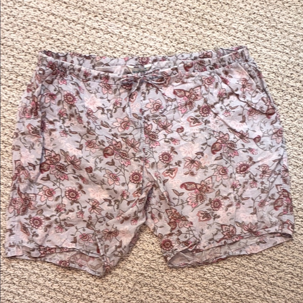 Sundance Pink and Gray Floral Women's Shorts